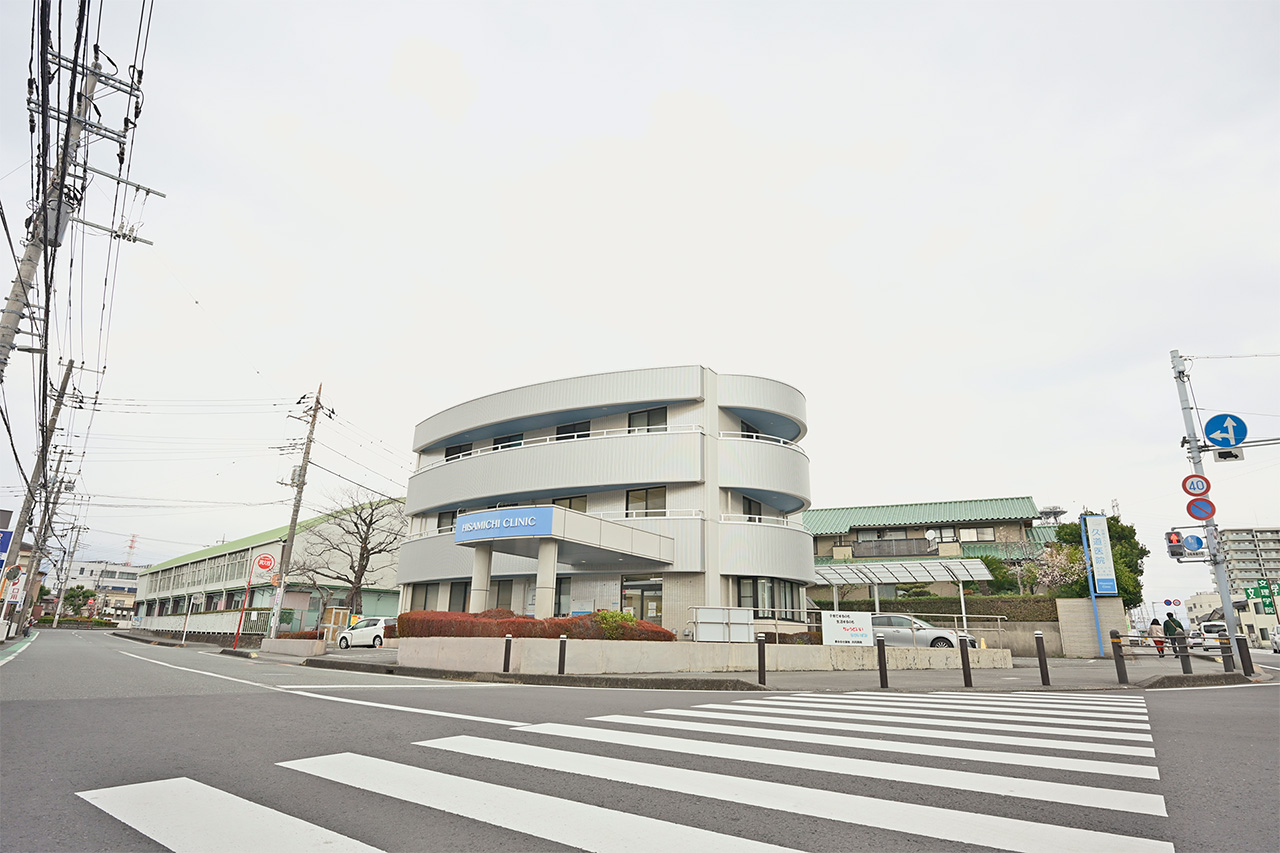 医院外観（長泉小学校の隣）
